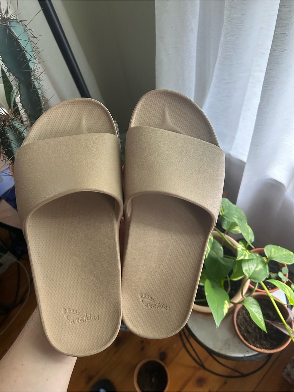 Archies arch support slides tan women’s 9